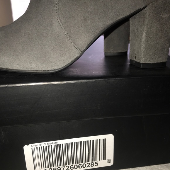 H by Halston tall shaft Suede boots - 8.5, NIB - Picture 3 of 10